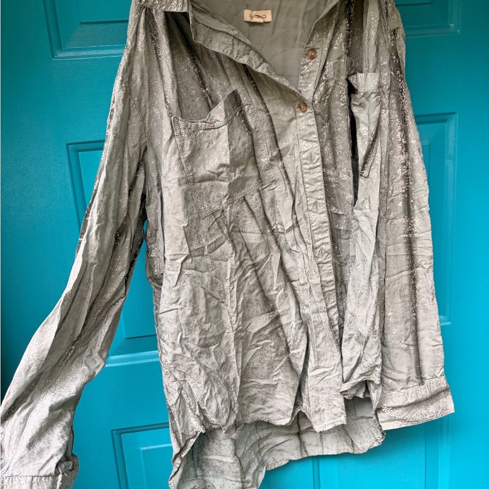Lightweight Shimmery Button-Up Blouse - Green Silver Gray
